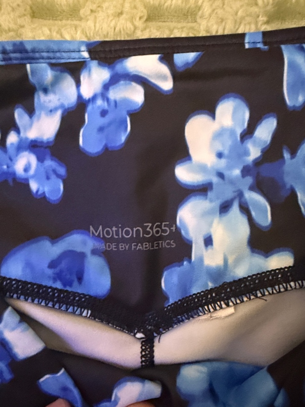 Fabletics Medium Black Leggings with Blue Floral Print - Picture 4 of 13